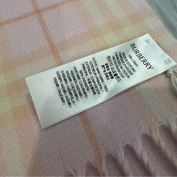 NEW Burberry 168X30 Pink Check To Solid Reversible Cashmere Scarf - Picture 7 of 16
